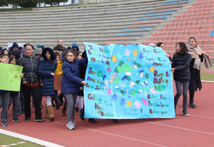 TED Ankara Koleji öğrencileri geçen 29 Mart'ta iklim hareketine destek verdi. 