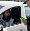 Trafik polislerince kurallara uymadıkları gerekçesiyle sürücü ve araç plakalarına geçen yıl 4 milyar 27 milyon 63 bin 876 lira ceza kesildi. Polis sorumluluk bölgesinde meydana gelen kazalarda 2 bin 138 kişi hayatını kaybetti, 252 bin 128 kişi yaralandı. Polis ekiplerince, kural ihlali yaptığı tespit edilen 150 bin 737 kişinin sürücü belgesi geri alındı