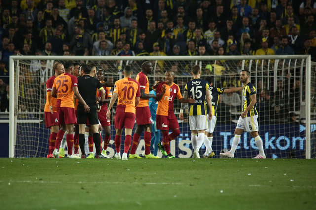 Fenerbahçe - Galatasaray Derbisinin VAR Konuşmaları Ortaya çıktı ...