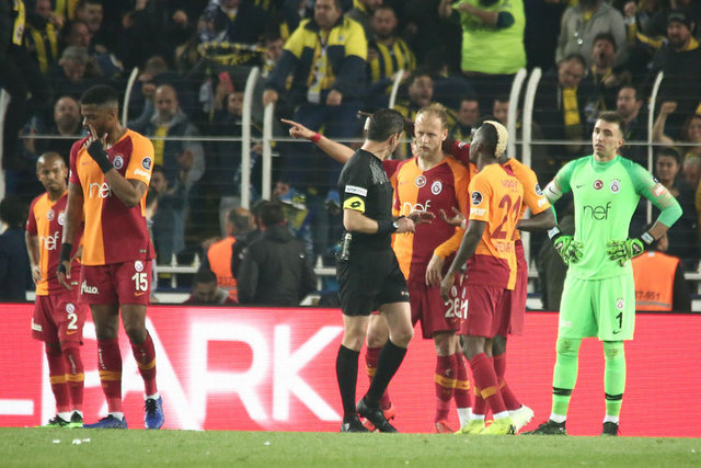 Fenerbahçe - Galatasaray Derbisinin VAR Konuşmaları Ortaya çıktı ...