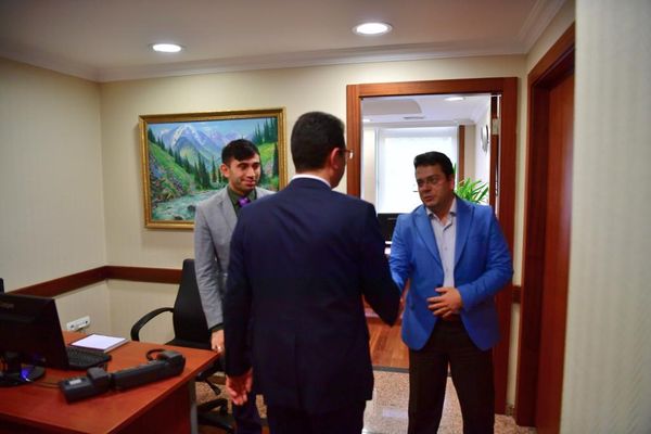 İBB Başkanı Ekrem İmamoğlu, çalışanlarla tanıştı, menüyü eşitledi