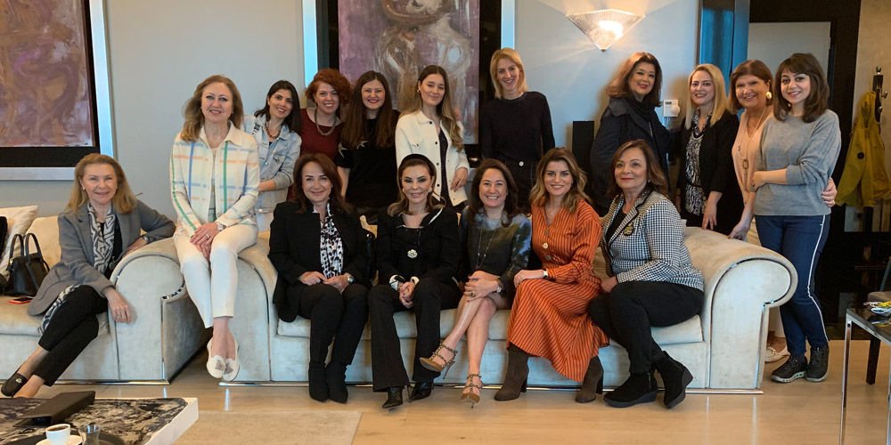 Sosyete sohbette buluştu...