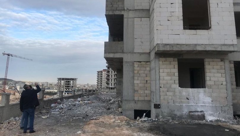 Gaziantep'te el ele 2'nci kattan atlayan liseli 2 kız yaralandı