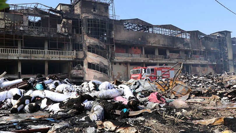 Tekstil fabrikasındaki yangının zararı 60 milyon lira