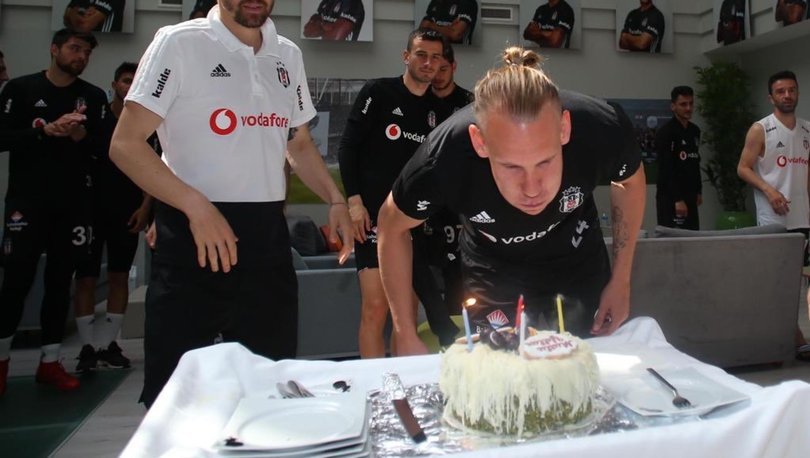 Beşiktaş'ta Domagoj Vida'nın doğum günü kutlandı