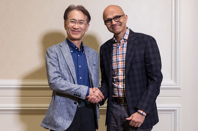 Sony ile Microsoft oyun için el sıkıştı