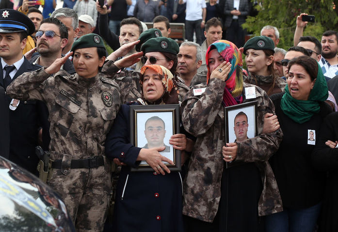 Şanlıurfa şehidine son görev...