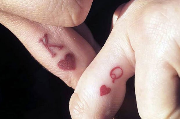 İlham veren parmak dövmeleri