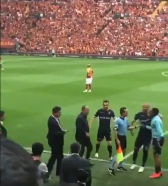 Fatih Terim yumruk gösterdi! (Fatih Terim Orhan Ak kavgası! GS Başakşehir)