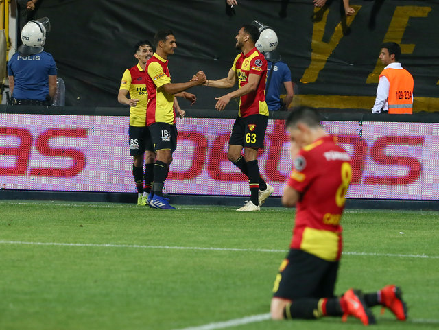 Göztepe ligde kaldı, çılgınca sevindi!