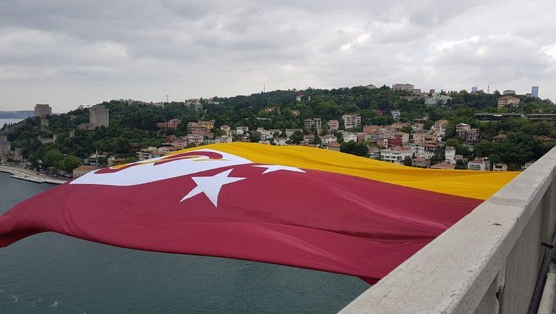 Şampiyon Galatasaray'ın bayrağı boğaz köprülerine asıldı