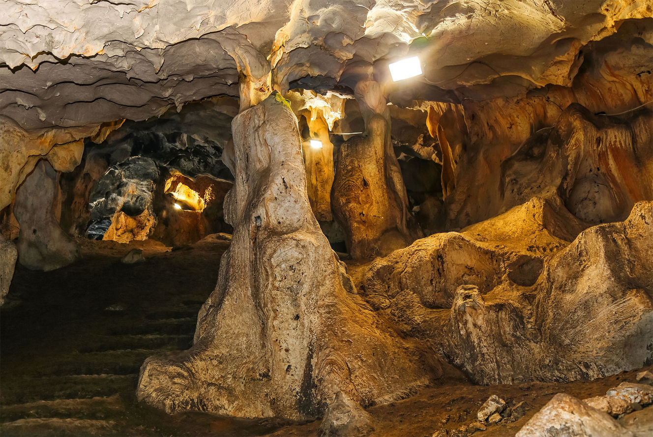 Karain Mağarası (Antalya)