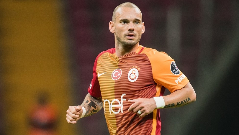 Wesley Sneijder'ın 'başkasının aracını tahrip ettiği' için bir gece gözaltında tutulduğu iddia edildi