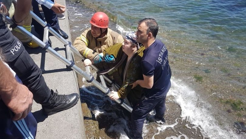 Son dakika: Beşiktaş'ta bir kadın denize düştü