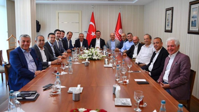 İBB Başkanı Ekrem İmamoğlu, CHP'li ilçe belediye başkanlarıyla bir araya geldi