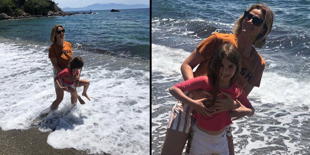 Anne-kız denizde...