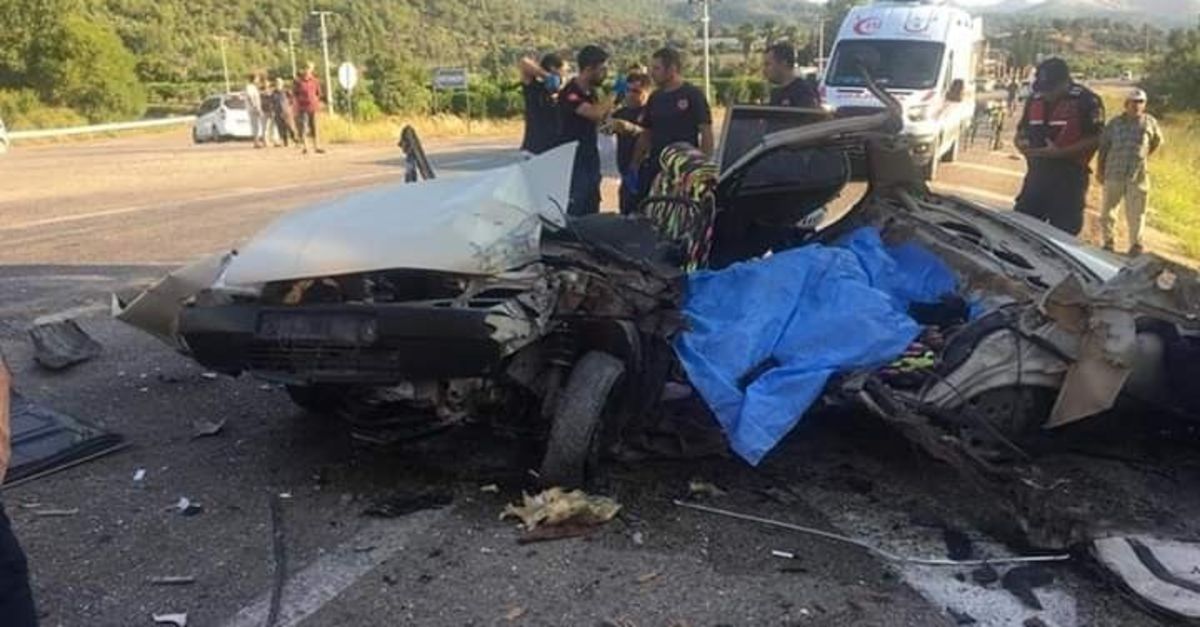 Antalya Da Yolcu Otobusuyle Otomobil Carpisti 2 Olu 3 Yarali Gundem Haberleri