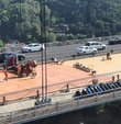 Fatih Sultan Mehmet Köprüsü’nde 27 Haziran’da başlayan asfalt yenileme çalışmaları devam ediyor. Çalışmalar kapsamında köprünün Ankara yönünde kapalı olan 4 şeride mastik asfalt döküldü. Haberin ardından pek çok İstanbullu mastik asfalt araştırmaya başladı. Peki Mastik asfalt nedir? Fatih Sultan Mehmet Köprüsü