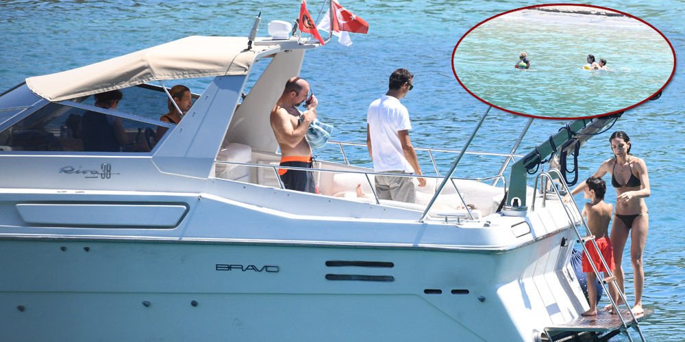 Yakın dostların tatil keyfi...