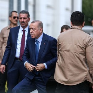 Zugurt Aga Filmi Konusu Nedir