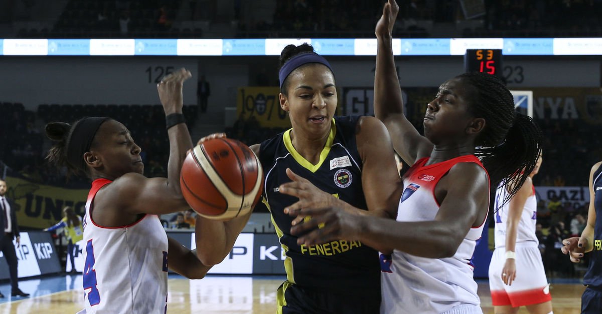 Kiah Stokes ile sözleşme yenilendi