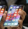 Yurt dışından yolcu beraberinde getirilen cep telefonu maktu harç tutarı, 500 liradan bin 500 liraya yükseldi. Karar Resmi Gazete