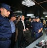 İçişleri Bakanı Süleyman Soylu, Sahil Güvenlik Komutanlığına ait arama kurtarma gemisi ile gece yarısı Çeşme