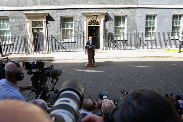 İngiltere Başbakanı Boris Johnson'un ilk mesajı sert oldu - Resim : 2