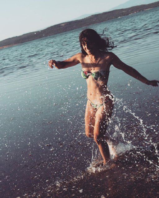 Erkan Kolçak Köstendil ile eşi Cansu Tosun karavan tatilinde - Magazin haberleri Instagram