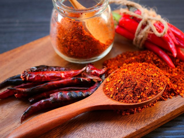 <strong>MUTLU EDEN BESİNLER</strong>