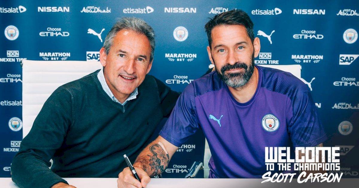 Manchester City, Scott Carson ile anlaştı