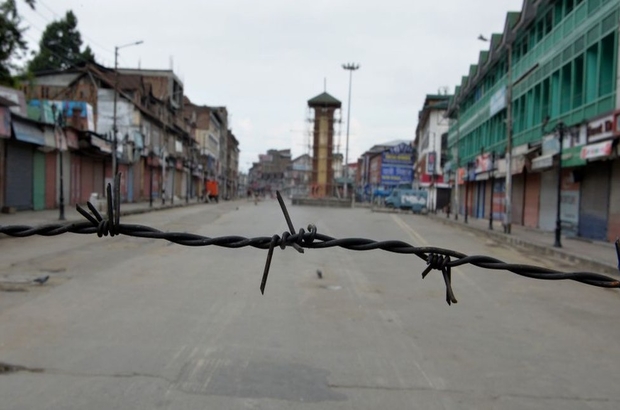Cammu Keşmir Kurban Bayramı'na sıkı askeri önlemler altında giriyor