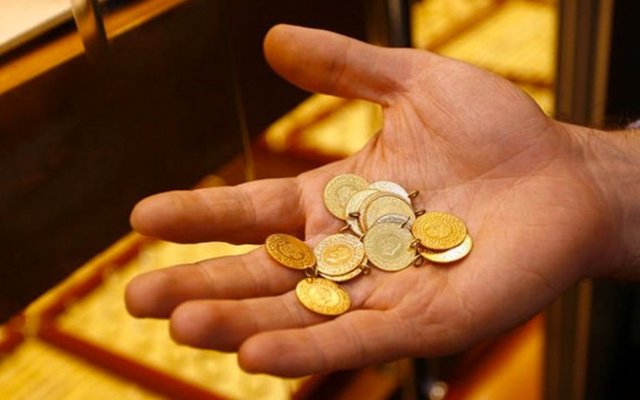 Altın fiyatları SON DAKİKA! Bugün çeyrek altın gram altın fiyatı düşüşe geçti? 18 Ağustos güncel canlı altın