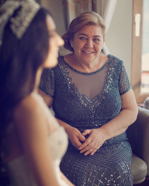 Amine Gülşe annesi Gülter Gülşe'nin yeni yaşını kutladı - Instagram Magazin haberleri