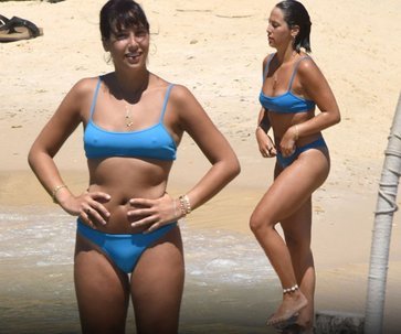 Zehra Çilingiroğlu tatilde