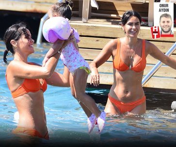 Kızlarıyla keyif yaptı