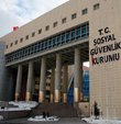 Çeşitli gerekçelerle memurluktan atılan kişiler, mahkemenin veya idarenin kararıyla yeniden göreve döndüklerinde yüksek vergi şokuyla karşı karşıya kalıyorlar. Boşta geçen süreler için yapılan toplu ödemeler, göreve döndükleri yılın gelir vergisi matrahına eklendiği için, o yıl aldıkları maaşlar için yüzde 27-35 gibi yüksek oranda vergi ödüyorlar. Göreve dönen memurlar bu konuda çözüm bekliyor. Habertürk’ten Ahmet Kıvanç, sizlerden gelen soruları yanıtladı