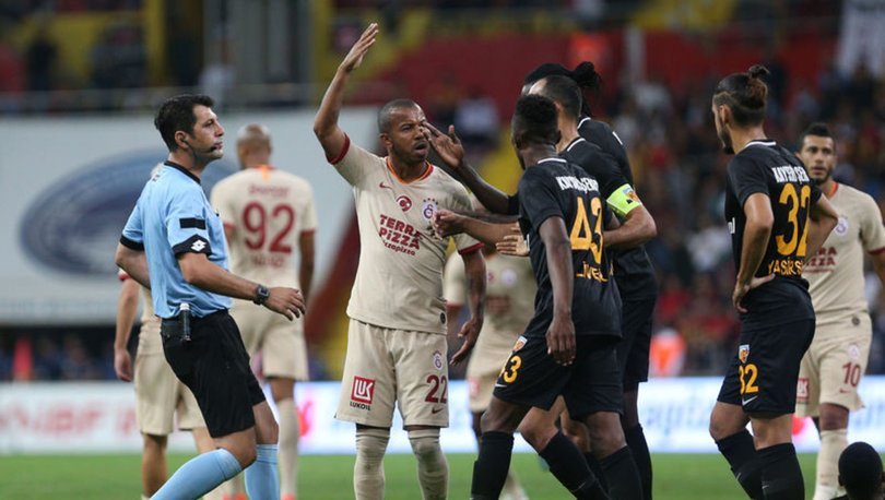 Kayserispor - Galatasaray maçında 5 kırmızı kart çıktı! Mustafa Öğretmenoğlu gündeme oturdu