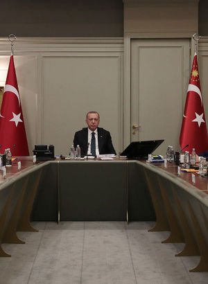 Son dakika.... AK Parti MYK'dan Ahmet Davutoğlu ve Ayhan Sefer Üstün'ün kesin ihracı istendi