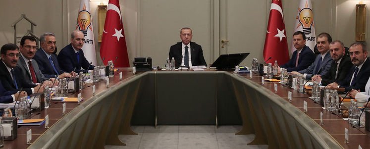 AK Parti'den 4 isme ihraç kararı