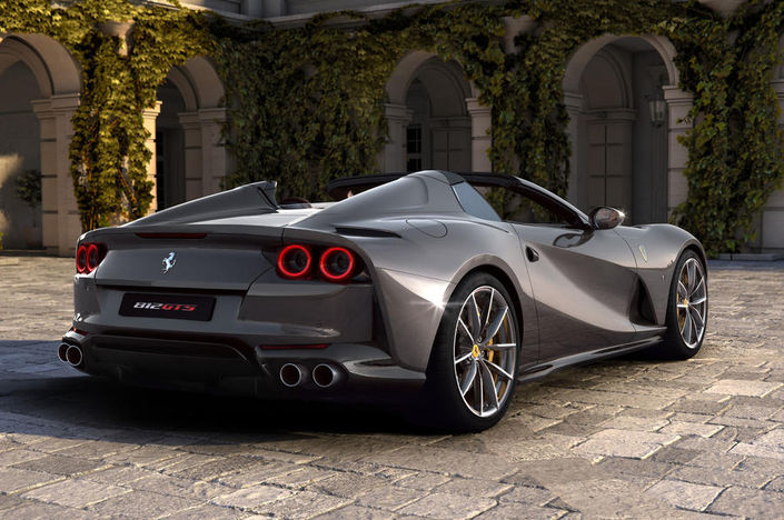 Ferrari 2 Yeni Model Tanitti