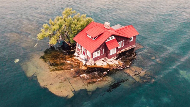 Dünyanın en küçük adası! Adada sadece ev ve ağaç bulunuyor