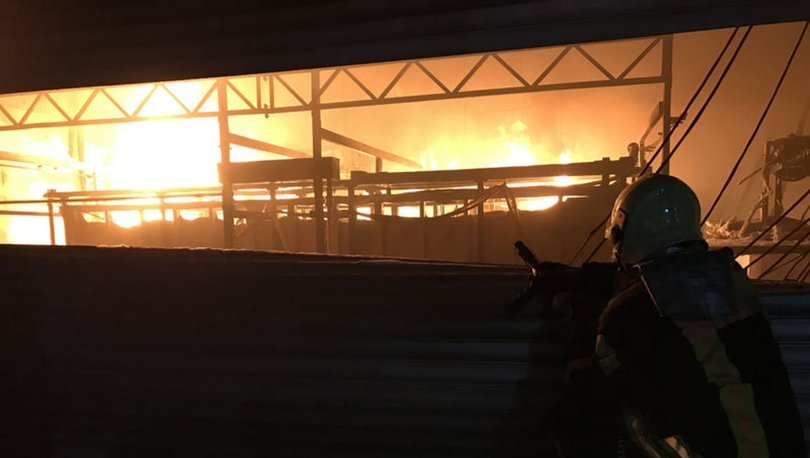 Son dakika... Manisa'da fabrika yangını