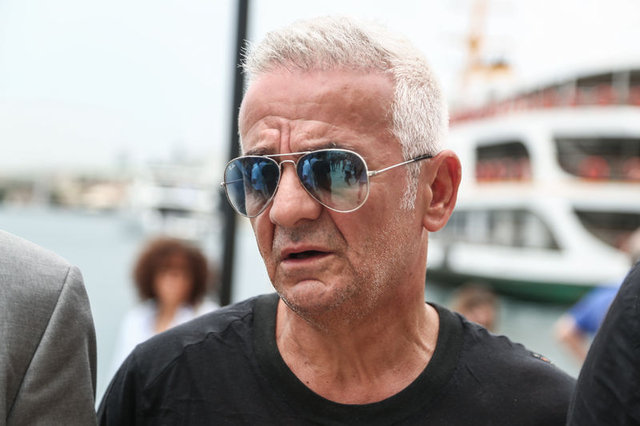 Tarık Ünlüoğlu son yolculuğuna uğurlandı - Gözyaşları sel oldu - Magazin haberleri