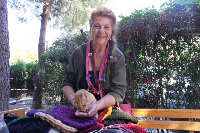 Yeşilçam'ın güzeli Fatma Belgen pazarda bere satıyor, Magazin haberleri