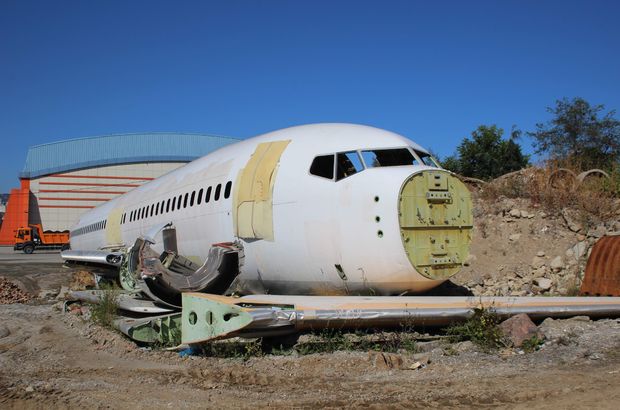 Trabzon'da pistten çıkan uçak çürümeye terk edildi