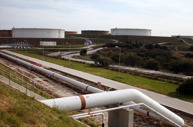Ceyhan'da petrole savunma duvarı