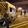 Eskişehir’de, fabrika işçilerinin içinde bulunduğu minibüsle otomobilin çarpışması sonucu 8 kişi yaralandı