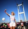 Son dakika haberi... İstanbul Büyükşehir Belediyesi (İBB) tarafından ‘İstanbul Senin, Durma Koş!’ sloganıyla düzenlenen Vodafone 41. İstanbul Maratonu’nun halk koşusu nedeniyle 15 Temmuz Şehitler Köprüsü dahil olmak üzere parkur güzergâhı ve bağlantılı tüm yollar gece 3.00’da kapatıldı. Kapanan olan yollar saat 15.00’ten itibaren araç trafiğine açılacak 