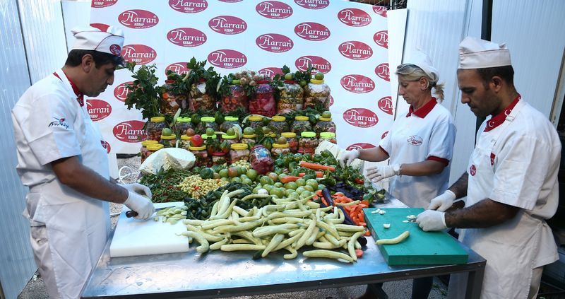 Dalindan Koparip Servis Ediyor Ht Gastro